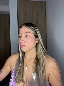 Snapshot of Issabela_G1 chatting on 01.23.25 Issabela G1 online show from 01.23.25