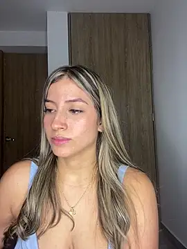 Snapshot of Issabela_G1 chatting on 02.25.25 Issabela G1 online show from 02.25.25