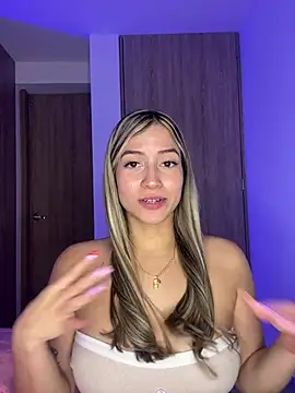 Snapshot of Issabela_G1 chatting on 03.07.25 Issabela G1 online show from 03.07.25