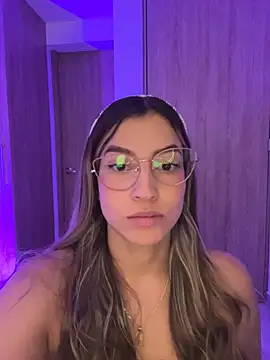 Issabela G1 online show from 02.19.26