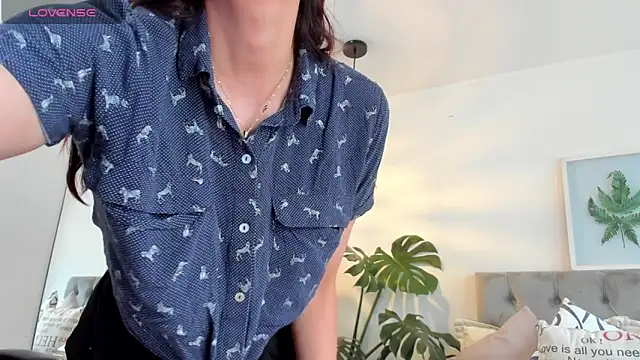 Snapshot of Nami_sunny chatting on 11.08.25 Nami sunny online show from 11.08.25