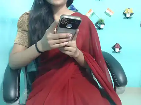 Snapshot of Yashi chatting on 02.18.25 Yashi online show from 02.18.25