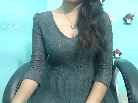 Snapshot of Yashi chatting on 03.07.25 Yashi online show from 03.07.25