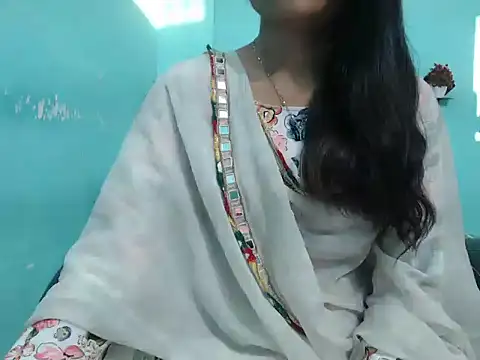 Snapshot of Yashi chatting on 03.16.25 Yashi online show from 03.16.25