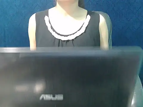 Snapshot of Yashi chatting on 09.18.25 Yashi online show from 09.18.25