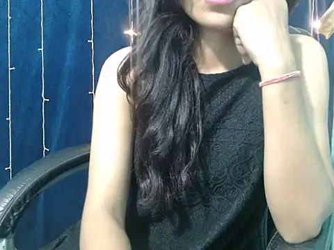 Snapshot of Yashi chatting on 11.06.25 Yashi online show from 11.06.25