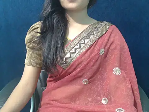 Snapshot of Yashi chatting on 11.18.25 Yashi online show from 11.18.25