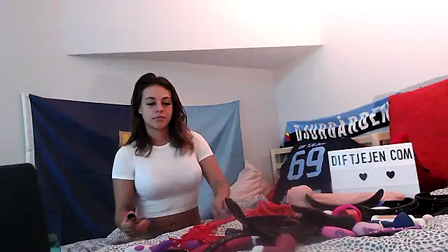 Dif-tjejen online show from 02.04.25