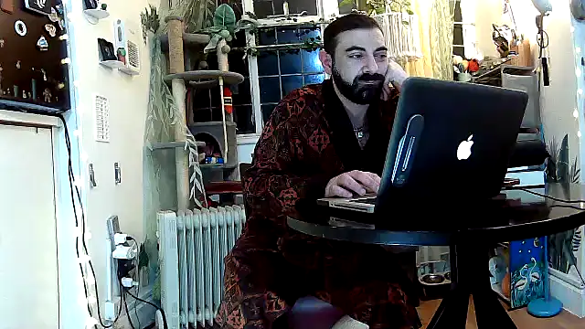 Snapshot of lextalon chatting on 02.15.25 lextalon online show from 02.15.25