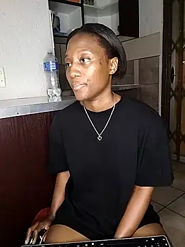 Lucy Blacksilk online show from 09.11.25