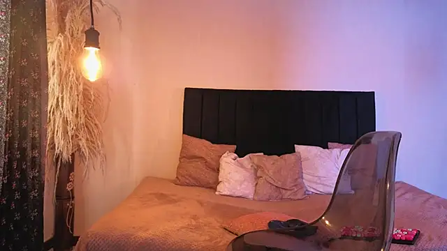 ChloeTurner  online show from 09.23.25