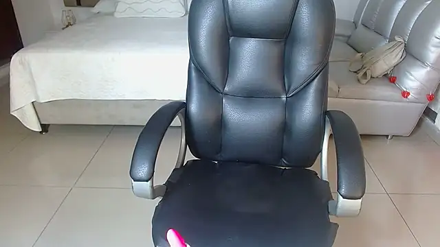 zoecruzz online show from 04.17.26