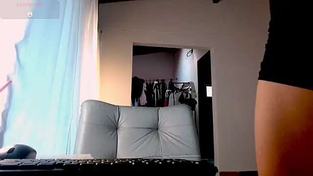 Snapshot of greyslopez chatting on 12.20.24 greyslopez online show from 12.20.24