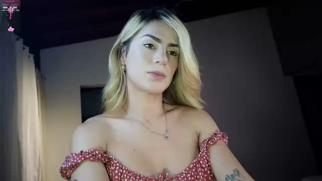 Snapshot of greyslopez chatting on 02.18.25 greyslopez online show from 02.18.25