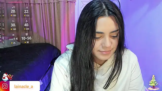 Snapshot of _laina_ chatting on 12.11.24 laina online show from 12.11.24