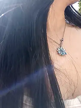 Snapshot of _laina_ chatting on 01.02.25 laina online show from 01.02.25