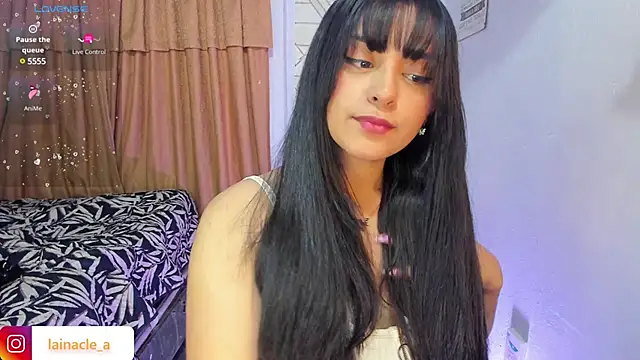 Snapshot of _laina_ chatting on 02.27.25 laina online show from 02.27.25