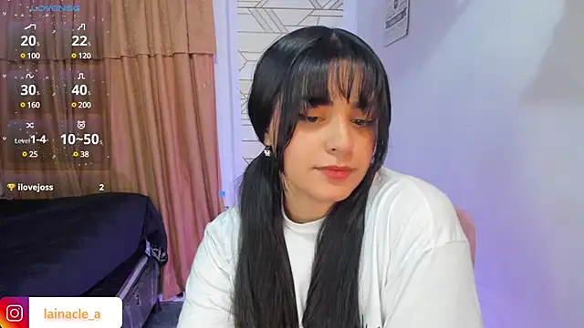 Snapshot of _laina_ chatting on 02.28.25 laina online show from 02.28.25