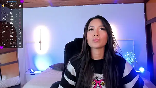 Snapshot of _gaby2 chatting on 12.03.24 gaby2 online show from 12.03.24