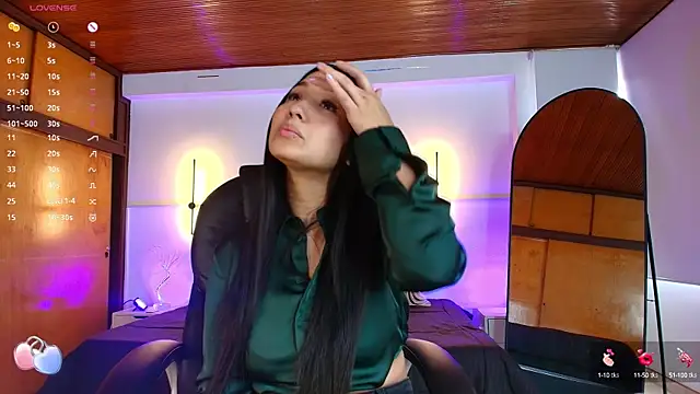 Snapshot of _gaby2 chatting on 02.05.25 gaby2 online show from 02.05.25