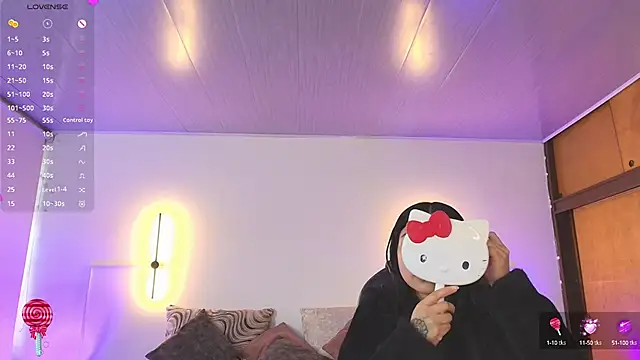 Snapshot of _gaby2 chatting on 09.25.25 gaby2 online show from 09.25.25