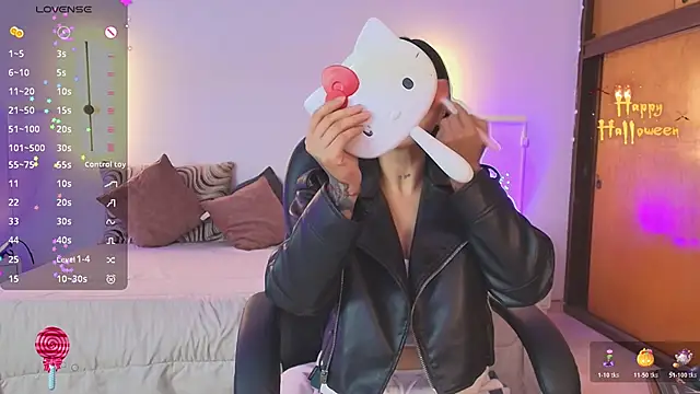 Snapshot of _gaby2 chatting on 10.31.25 gaby2 online show from 10.31.25