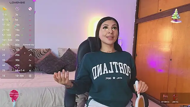 Snapshot of _gaby2 chatting on 11.19.25 gaby2 online show from 11.19.25