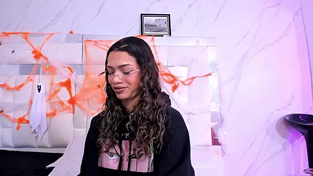 BritneyCollins online show from 10.16.25