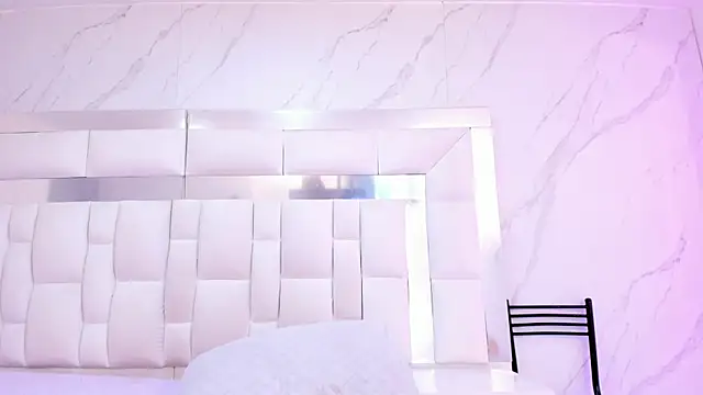 BritneyCollins online show from 11.21.25