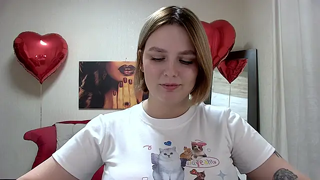 Snapshot of DianeMills chatting on 02.18.25 DianeMills online show from 02.18.25