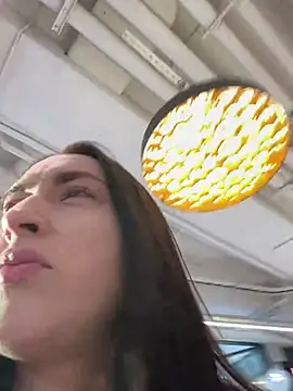 Holly Play online show from 02.07.25