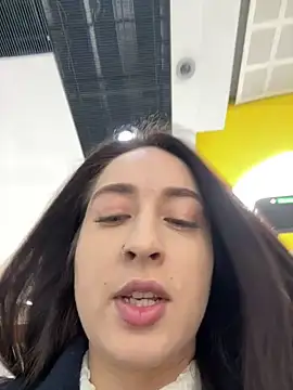 Holly Play online show from 03.17.25