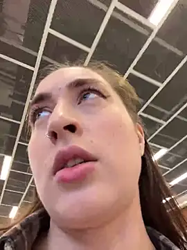 Holly Play online show from 09.12.25