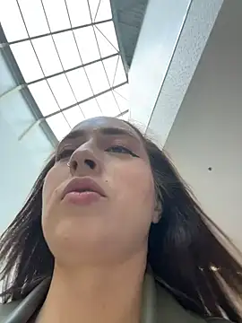 Holly Play online show from 10.13.25