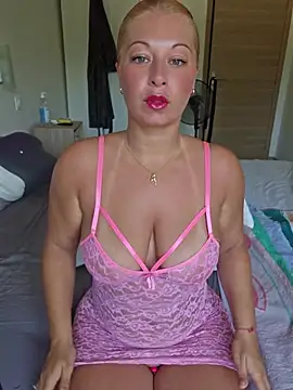 Snapshot of Chaudesquirt chatting on 07.16.26 Chaudesquirt online show from 07.16.26