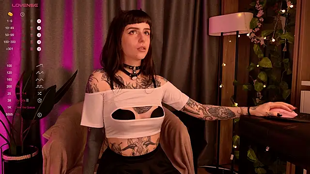 MichaellaMoon online show from 12.11.24