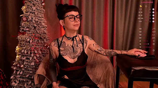 MichaellaMoon online show from 01.04.25