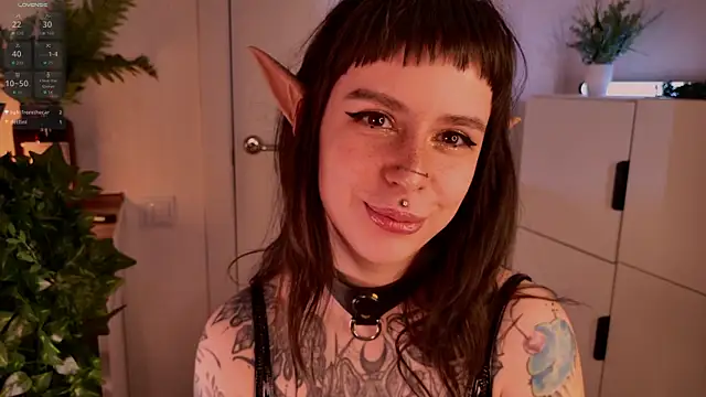 MichaellaMoon online show from 04.16.26