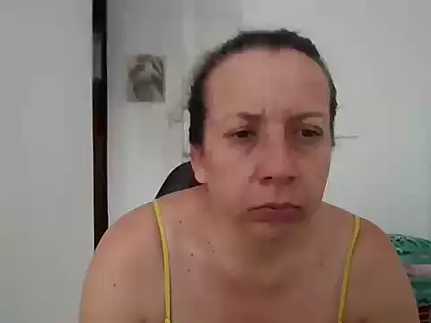 Snapshot of milfevha chatting on 10.28.25 milfevha online show from 10.28.25