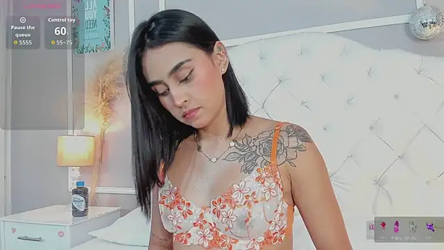 Snapshot of serena_jeyms chatting on 10.23.25 serena jeyms online show from 10.23.25