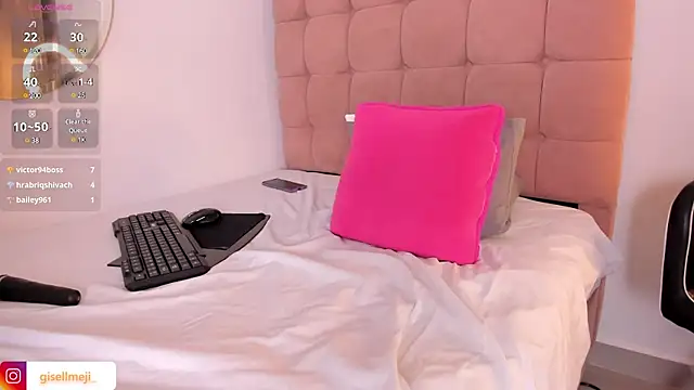 Gisellmejiaa online show from 12.21.24