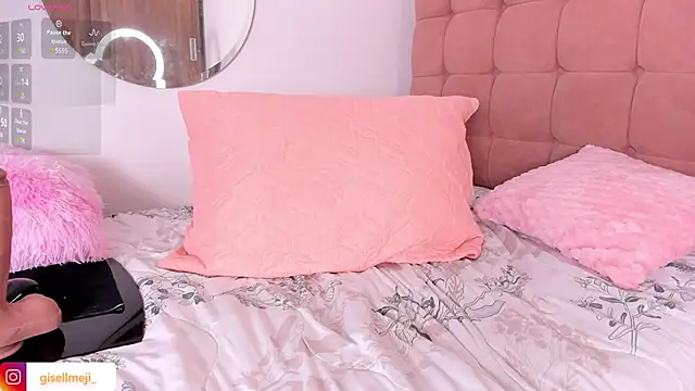 Gisellmejiaa online show from 03.19.25