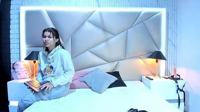 Bonny Bonss online show from 02.07.25