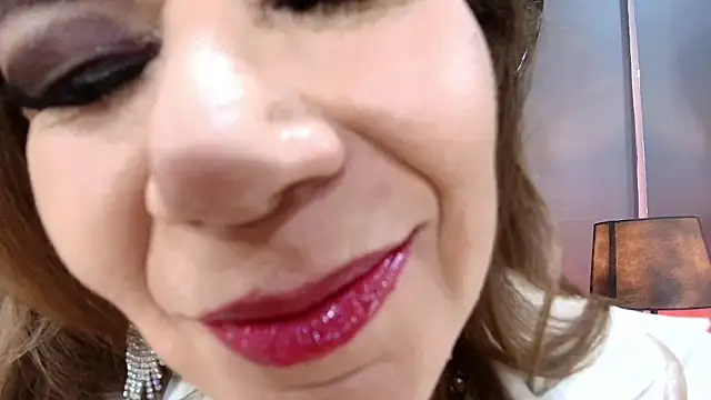 Snapshot of MelaniaKnauss chatting on 02.25.25 MelaniaKnauss online show from 02.25.25