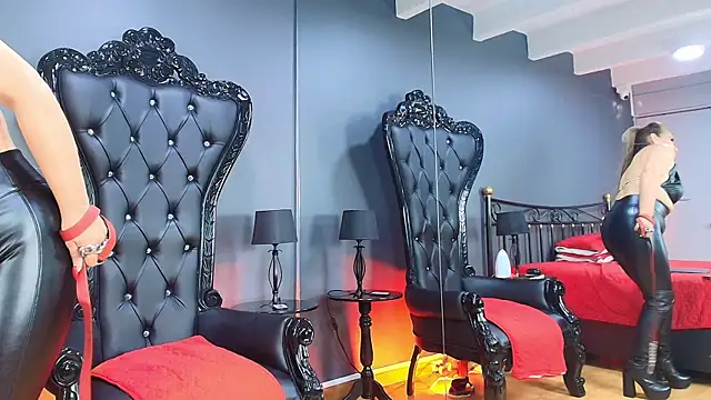 Snapshot of MelaniaKnauss chatting on 03.13.25 MelaniaKnauss online show from 03.13.25