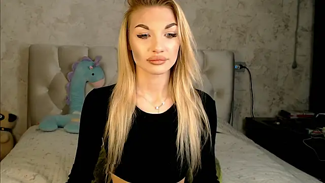 Ella Milla online show from 02.28.26