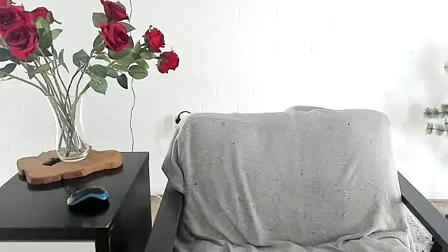 MendiPetite online show from 04.03.26