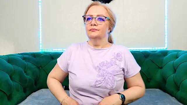 Snapshot of IvanaCharm chatting on 06.25.26 IvanaCharm online show from 06.25.26