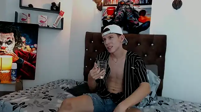 Snapshot of flowers18 chatting on 01.15.25 flowers18 online show from 01.15.25