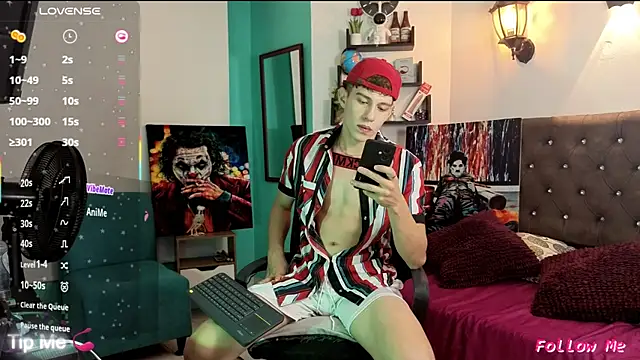 Snapshot of flowers18 chatting on 11.13.25 flowers18 online show from 11.13.25